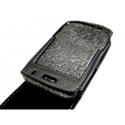 Кожаный чехол BlackBerry 9300